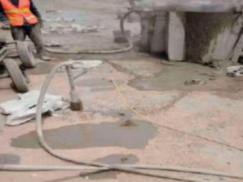 太湖水泥混凝土路面板底注浆技术 路面脱空注浆整治方案