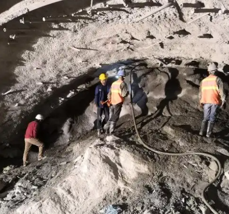 太湖拱顶带模注浆料的施工流程及注意事项